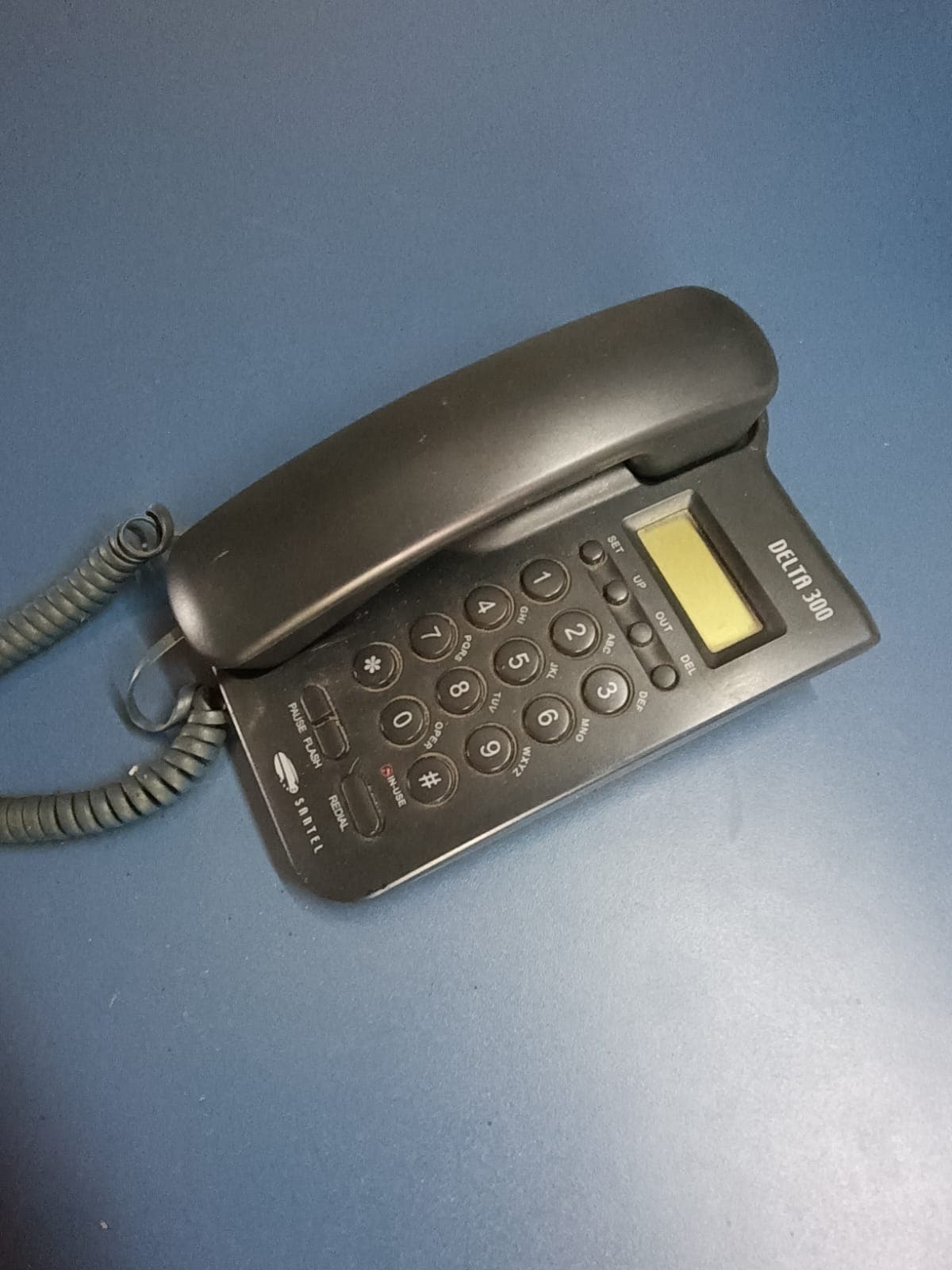 Telefone Delta 300